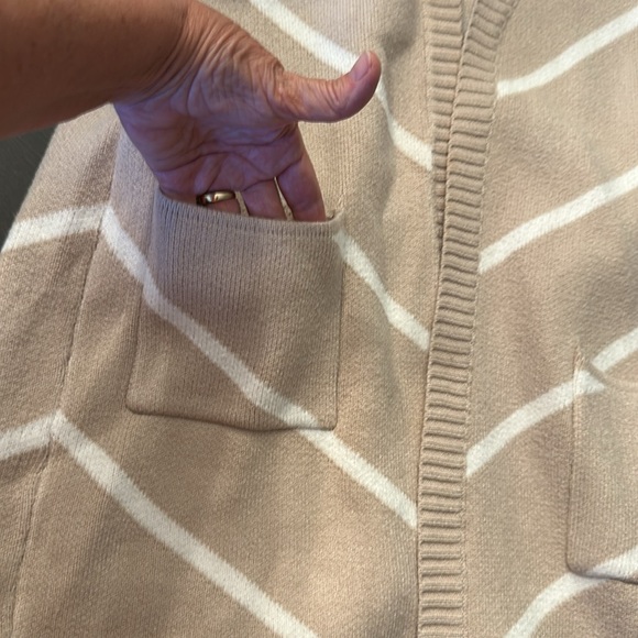 Christina Lynn’s Open Front Cardigan Sweater Tan/White Runs Big, Size S/M EUC!! - Picture 5 of 10